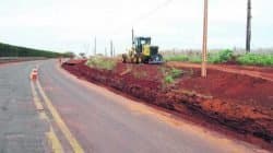 Funcionários de concessionária trabalham na duplicação da Rodovia Constante Peruchi