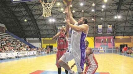 Ao vencer o América, RC somou a terceira vitória seguida e assumiu a liderança do grupo A