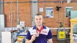 Luiz Felipe de Moraes de Souza, da unidade Senai RC, conquistou diploma de excelência em carpintaria na WorldSkills 2015
