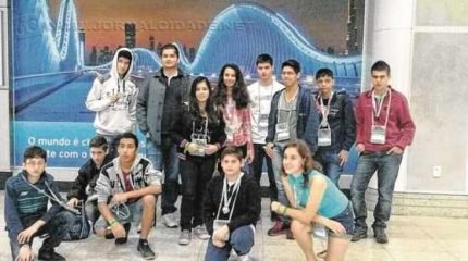 Em julho, alunos da rede pública de ensino receberam as medalhas em cerimônia no Rio de Janeiro (Imagens: Reprodução)