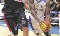 Com desconforto muscular na virilha, o armador Fernando Penna é dúvida para a partida