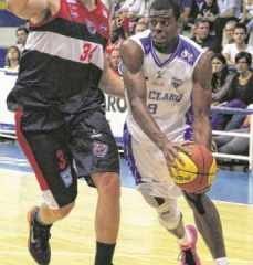 Com desconforto muscular na virilha, o armador Fernando Penna é dúvida para a partida