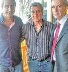 Na foto, o técnico Luis dos Reis, Carlos Alberto Parreira e o presidente do Azulão, Luiz Balbo