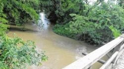 Vista do Rio Corumbataí, que responde por 60% do abastecimento de Rio Claro. Atividade cerâmica está poluindo manancial