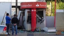 Equipamentos ficaram totalmente destruídos após a explosão