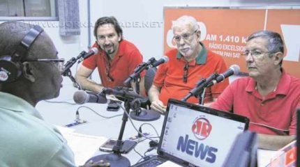 Michel Kaid, Adalberto Irineu Borges e José Luiz Pimentel no Jornal de Esportes, comandado por Luiz Carlos do Nascimento