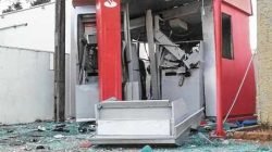 Caixas eletrônicos foram destruídos em explosão na quarta-feira (5). O forte barulho de fogos foi confundido com explosão