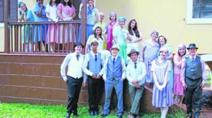 Membros do coral estarão com figurinos de época e realizarão performances cênicas'