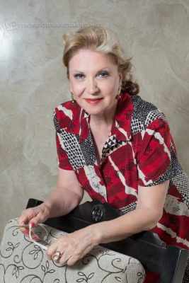 A organizadora da mostra, Enyd Lenita Mancino