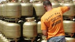 O preço médio do botijão de gás é de 60 reais, em Rio Claro, por isso consumidor deve desconfiar de valores muito abaixo