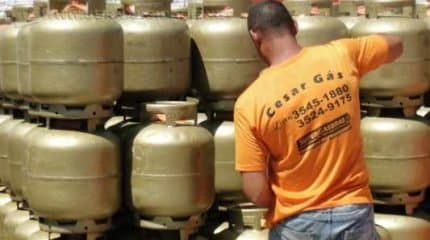 O preço médio do botijão de gás é de 60 reais, em Rio Claro, por isso consumidor deve desconfiar de valores muito abaixo