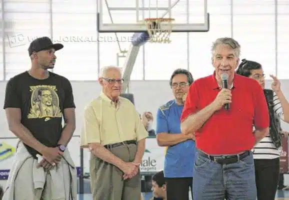 Zé Boquinha, assim como Leandrinho e outras lendas, participou da inauguração do ginásio de esportes do Clube de Campo