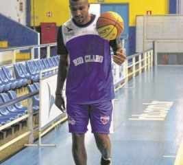 Leandrinho vestiu a camisa do RC e treinou com o time no Felipão, na última segunda-feira