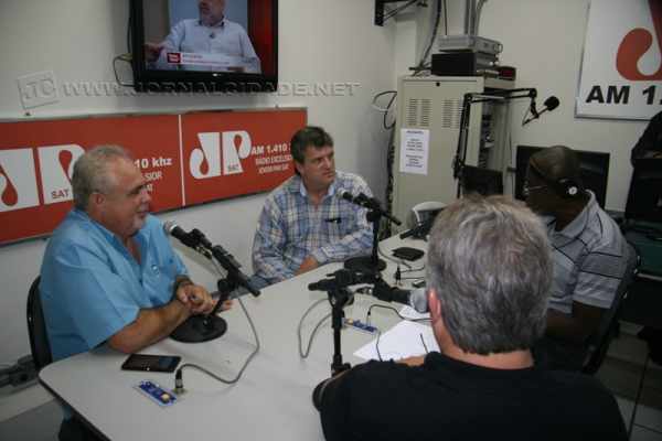 Moacir Montezel Junior, e o secretário de Esportes, Reginaldo Breda, participaram do Jornal de Esportes, da Rádio Excelsior Jovem Pan News