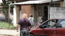 No anexo à Unidade de Pronto-Atendimento (UPA), pacientes buscam medicamentos na farmácia da Rede Pública de Saúde