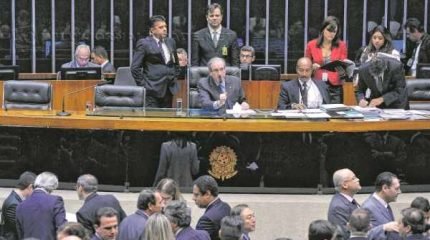 A presidência da República tem prazo de 15 dias úteis para decidir pela sanção ou veto, integral ou parcial, do texto