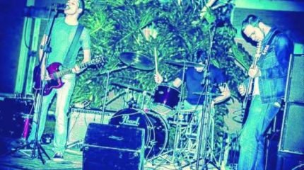 Com letras irreverentes e um som ‘porrada’ na orelha, Hebert Nascimento, Ralph Faust e Mario Mariones ganham cada vez mais espaço na cena alternativa