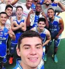 Basquete sub-22 comemora classificação ao octogonal final
