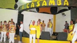 Cerca de 500 pessoas reuniram-se na quadra da escola e aproveitaram a festa e boa música