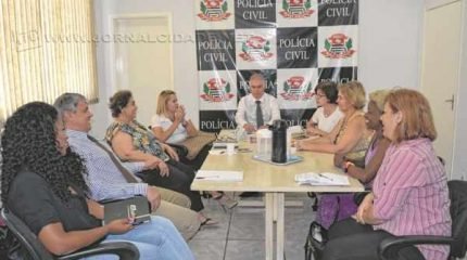 Comissão de mulheres do poder público se reuniu com delegados para discutir a instalação da DDM em prédio próprio