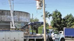 Funcionários da Elektro podem ser identificados por uniforme, crachá e veículo adesivado