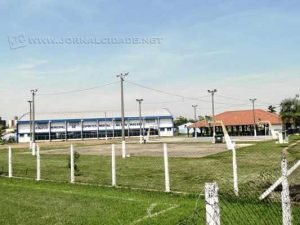 Lagoa Seca - O amplo espaço no Cervezão agora conta com um ginásio de esportes, além das já tradicionais quadras de basquete e o campo de futebol. Forme seu time e aproveite!