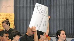 ‘Revoga Já’ continua pelos bairros informando a população sobre a cobrança; Matias Martinez ainda não recebeu a conta