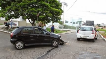 MANTENHA A CALMA: se bater o carro, não discuta. Tente resolver tudo da melhor maneira e não se envolva em brigas