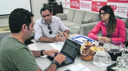 Entrevista com Reinaldo Lopes Moreira contou também com a presença da analista de marketing do shopping Sibelly Paganotti