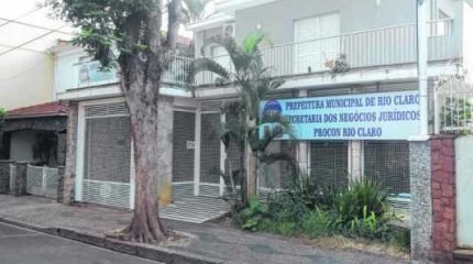 A Fundação de Proteção e Defesa do Consumidor, àqueles que pretendem ir às compras, dá dicas importantes para o Natal