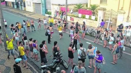 Manifestantes realizaram ato em Rio Claro