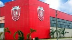 com recursos próprios e em parceria com seus colaboradores, a construção do ginásio teve início em 2014, no local da antiga quadra esportiva