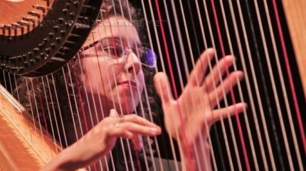 A solista Angela Duarte fará participação especial durante apresentação da Orquestra Experimental neste sábado (28)