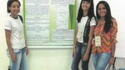 Alunas e professora participaram da I Feira Científico-cultural do Instituto Federal de Educação, Ciência e Tecnologia