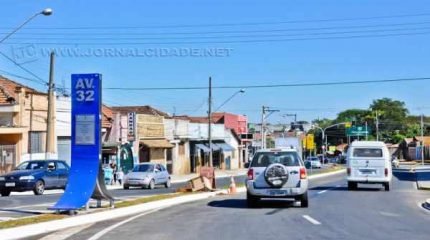 Serviço inclui instalação de nova fiação e novas lâmpadas de 400 watts em vapor metálico