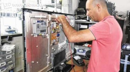 Dia do Técnico em Eletrônica é comemorado nesta quinta-feira (5). Fábio Luís Castaldi fala sobre a profissão que herdou do pai