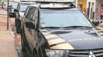 As viaturas da Polícia Federal estiveram em Santa Gertrudes na terça-feira, dia 24 de novembro