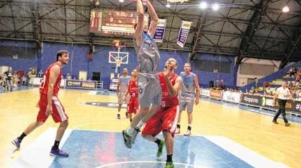 Após vitória na estreia, RC acumula três derrotas seguidas