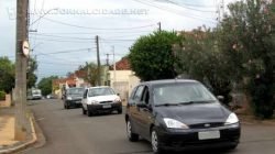 Moradora relata que, nos quarteirões das ruas P-5 e P-6 e avenidas P-13 e P-13 Particular, metade das casas já foi invadida