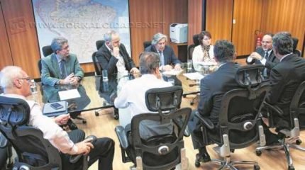 Em dezembro do ano passado, o prefeito Altimari pedia rapidez na publicação de edital que iriai definir a faculdade