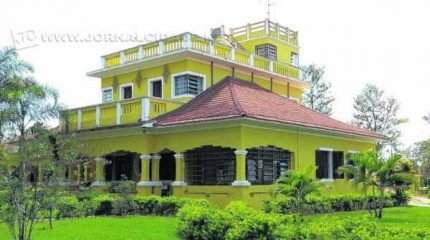 As apresentações acontecerão em frente ao Casarão do Floridiana Tênis Clube, que está totalmente iluminado, esperando pela chegada do Natal