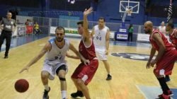 Jogo foi equilibrado até os cinco minutos finais, quando RC 'amoleceu' a marcação