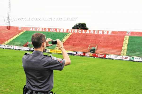 No dia 24 de novembro, a PM fez vistoria no Benitão e o liberou com restrição. Estádio tem capacidade para 7.079 lugares