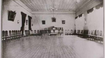 Evento no interior da Philarmônica. Foto interna do salão do prédio tirada em 1910