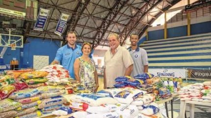 Jogador Teichmann já chegou a 200 enterradas e agora a 200 tocos em oito edições do NBB