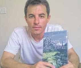 Samuel Antunes, de Rio Claro, lançou seu primeiro livro e não pretende parar de produzir