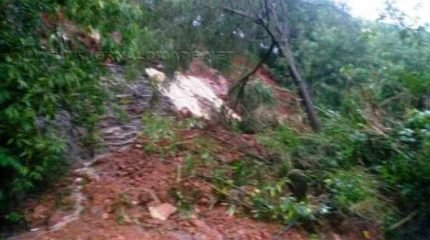 Desmoronamento foi registrado pelo leitor Ricardo Dias