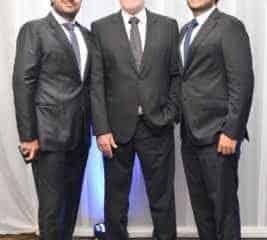 Os médicos Rafael, Lineu e Fábio Biazotti, da Clínica Biazotti, marcaram presença no lançamento da nova JC Magazine