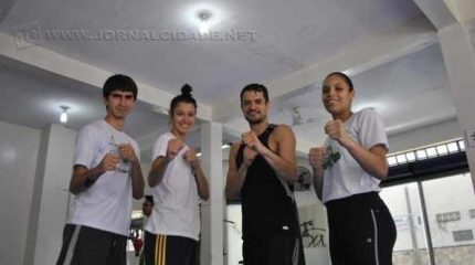 Os taekwondistas Guilherme, Talisca, Peter e Talita, em treino da equipe, em Rio Claro