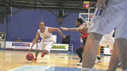 Com três vitórias no nacional, time rio-clarense quer engrenar sequência de resultados positivos para subir na tabela